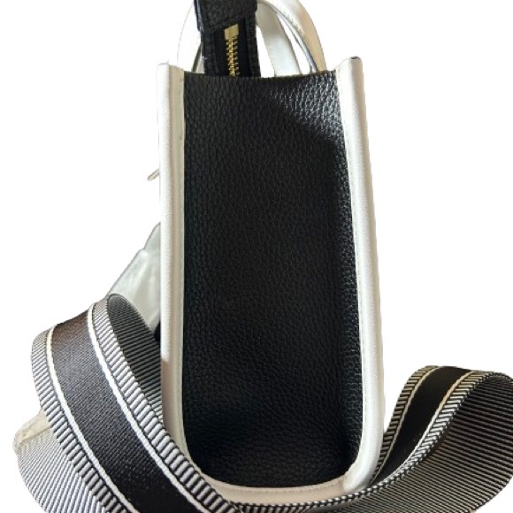 NWT Michael Kors Non-Outlet Small Tote - Picture 2 of 6